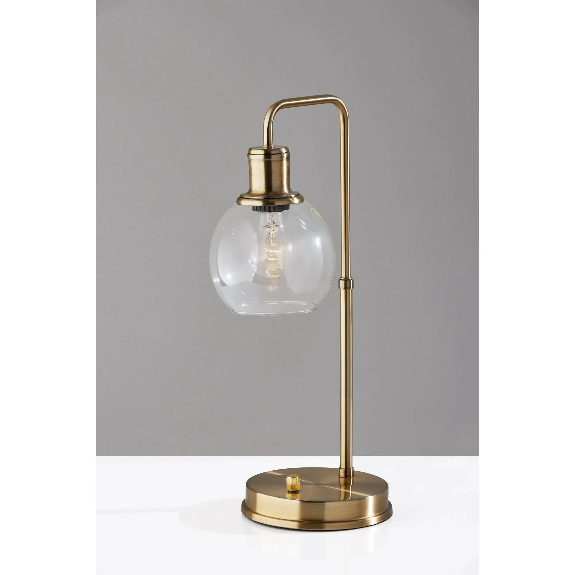 Lámpara de escritorio con acabado dorado de metal de 20,5 pulgadas con USB, pantalla de cristal, diseño moderno, nueva condición, uso para adultos, no requiere montaje.