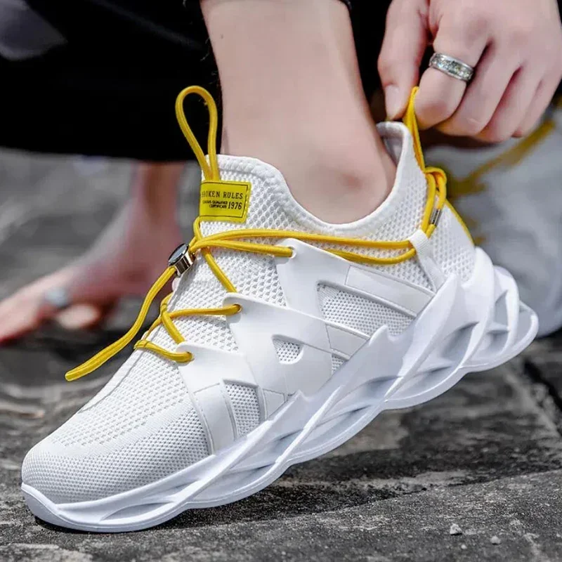 Summer Men Yellow Orange Sneakers 2023 Lace Up Shoes Casual Breathable White Mens Designer Sports Outdoor Trainers Running Shoes