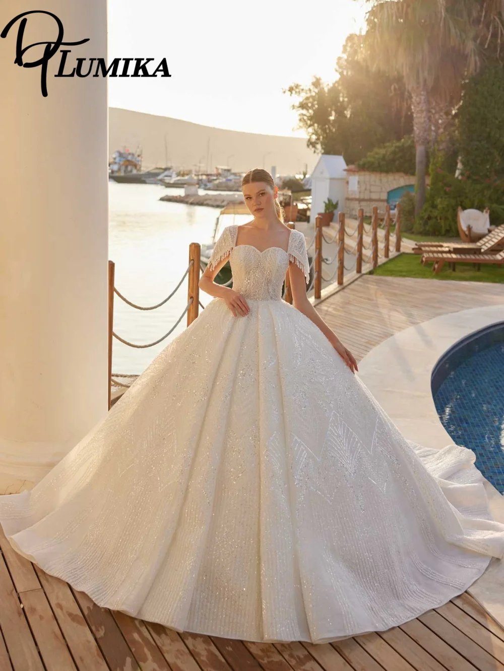 

Graceful Short-Sleeved Wedding Dress Elegant 3D Applique Bridal Gown Stylish A-Line Floor-Length Wedding Gown Customized