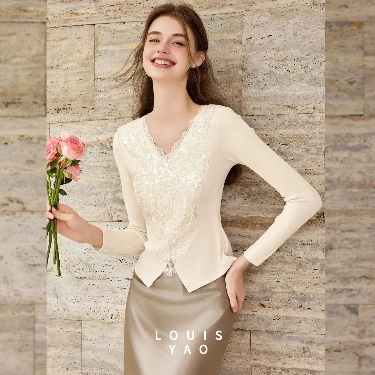 

LOUISYAO Bead Embroidered V-neck Women's T-shirt 2025 Autumn New Tops Fashion Casual Micro Elastic Long Sleeved Tees