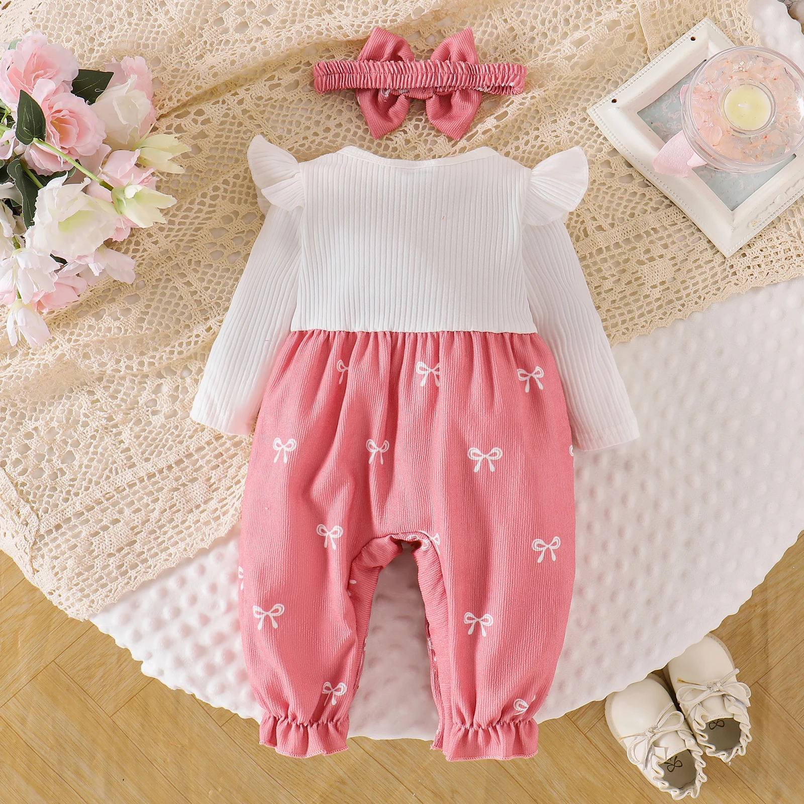 Autumn new style girl sweet and cute 0-1 years old white long-sleeved pink jumpsuit