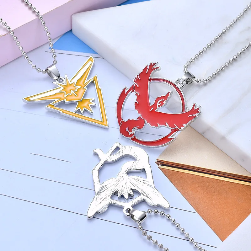 Cartoon Pokemon Halskette Niedliche Pikachu Anime Metall Team Valor Mystic Instinct Logo Anhänger Perlenkette für Fans