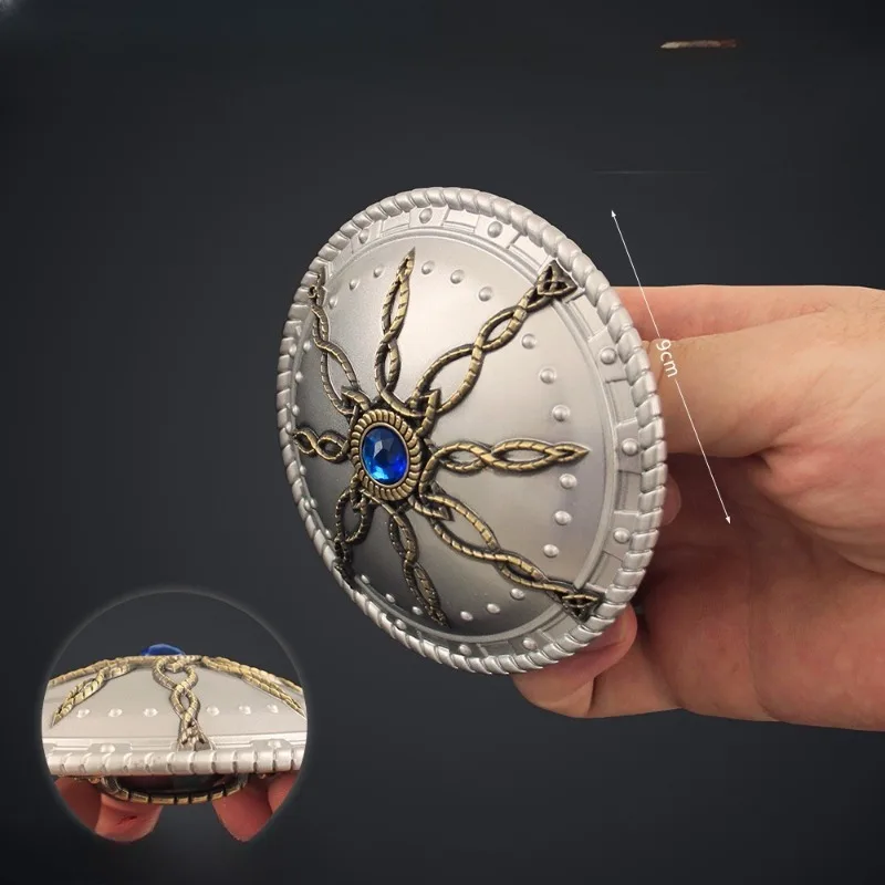 โมเดลโลหะผสม ชีลด์ของเชสเซอร์ ขนาด 9 ซม. ของสะสมงานฝีมือแนวอนิเมะ ของตกแต่งโต๊ะทำงาน อุปกรณ์เสริมเกม ของขวัญเทศกาลสุดประณีต ของเล่นเด็ก