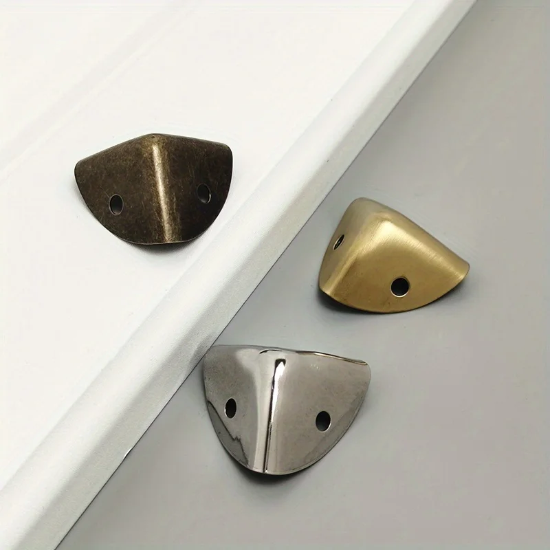10 Pcs Metal Sheet Corner Wrapping- Gift Box Corner Wrapping Bag Corner Protection Hardware Tools 28mm with Screws Commemorative