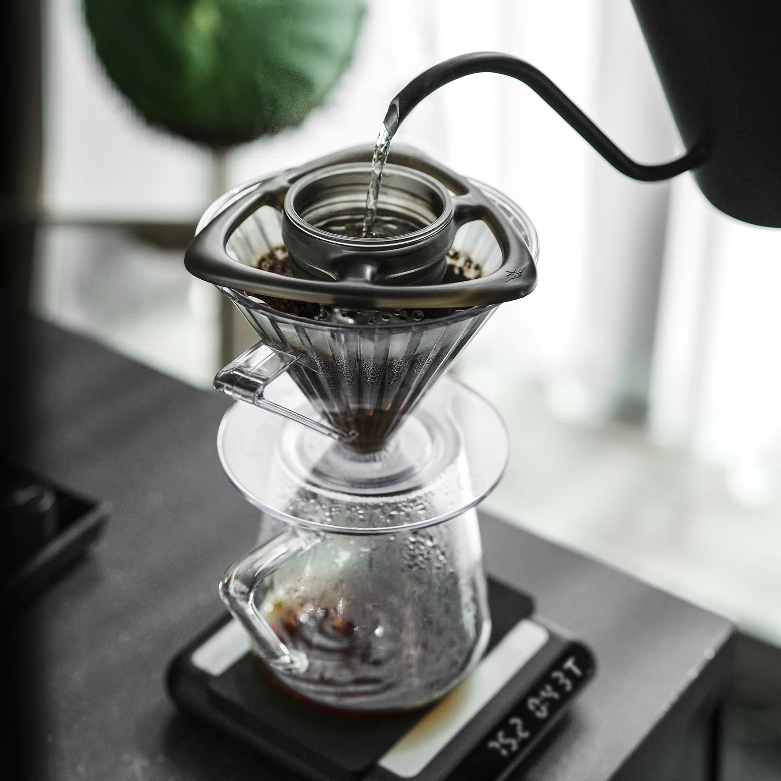 MHW-3BOMBER Rain Pour-Over Coffee Splitter Control Flow Rate Coffee Dripper Tritan Material Enhance Brewing For Barista