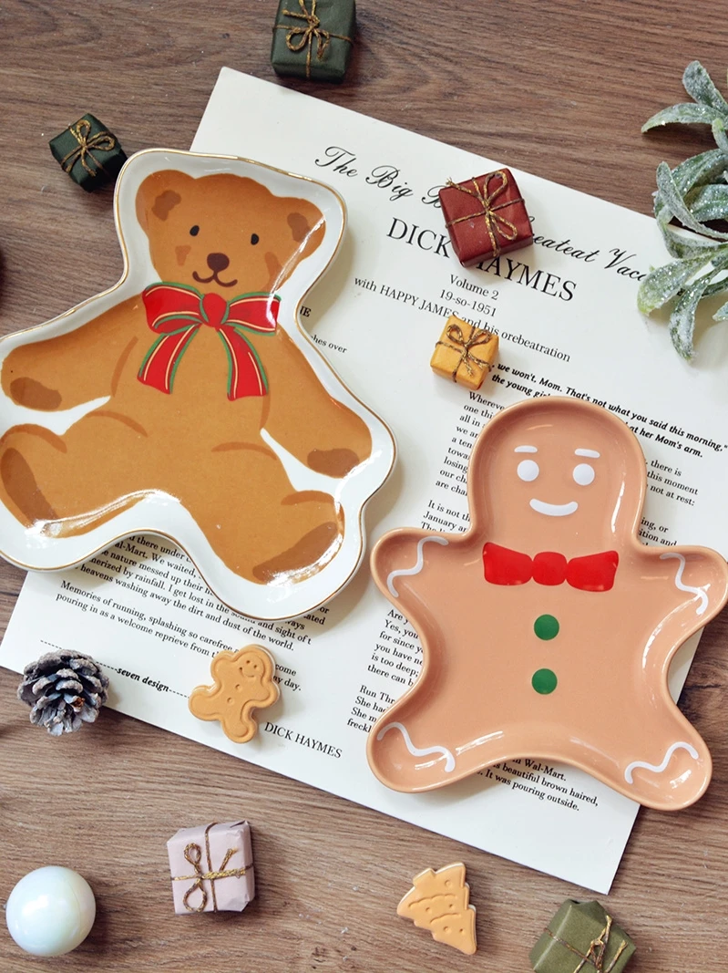 

Ceramic gingerbread man gold-painted cartoon bear three-dimensional Christmas decoration gift plate dessert plate