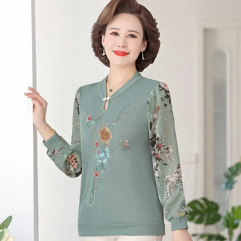 Mom\'s Long Sleeved Shirt with Base Small Shirt, Middle-aged and Elderly Women\'s Clothing Western-style T-shirt Fashionable