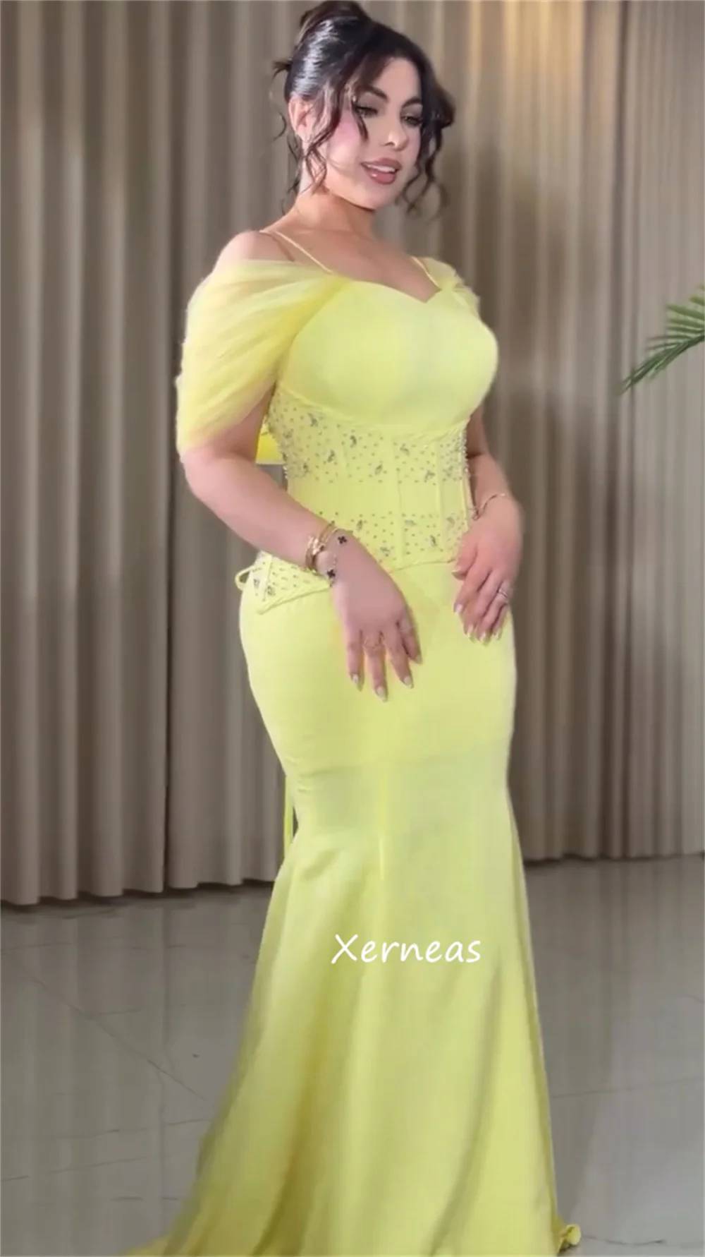 Abiti lunghi personalizzati con pieghe in jersey squisito con motivo a paillettes a sirena con spalle scoperte Occasioni su misura eleganti