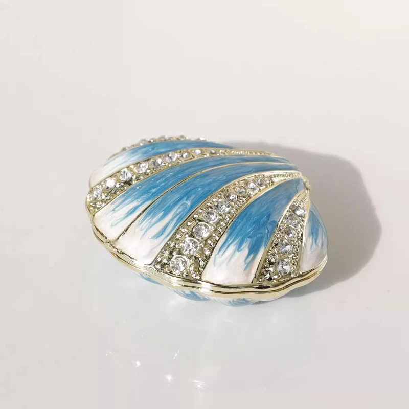 

Blue Shell Jewelry Box, Mother’s Day Gift, Alloy Jewelry Case, Conch Shell Organizer Box for Rings, Necklaces, and Bracelets