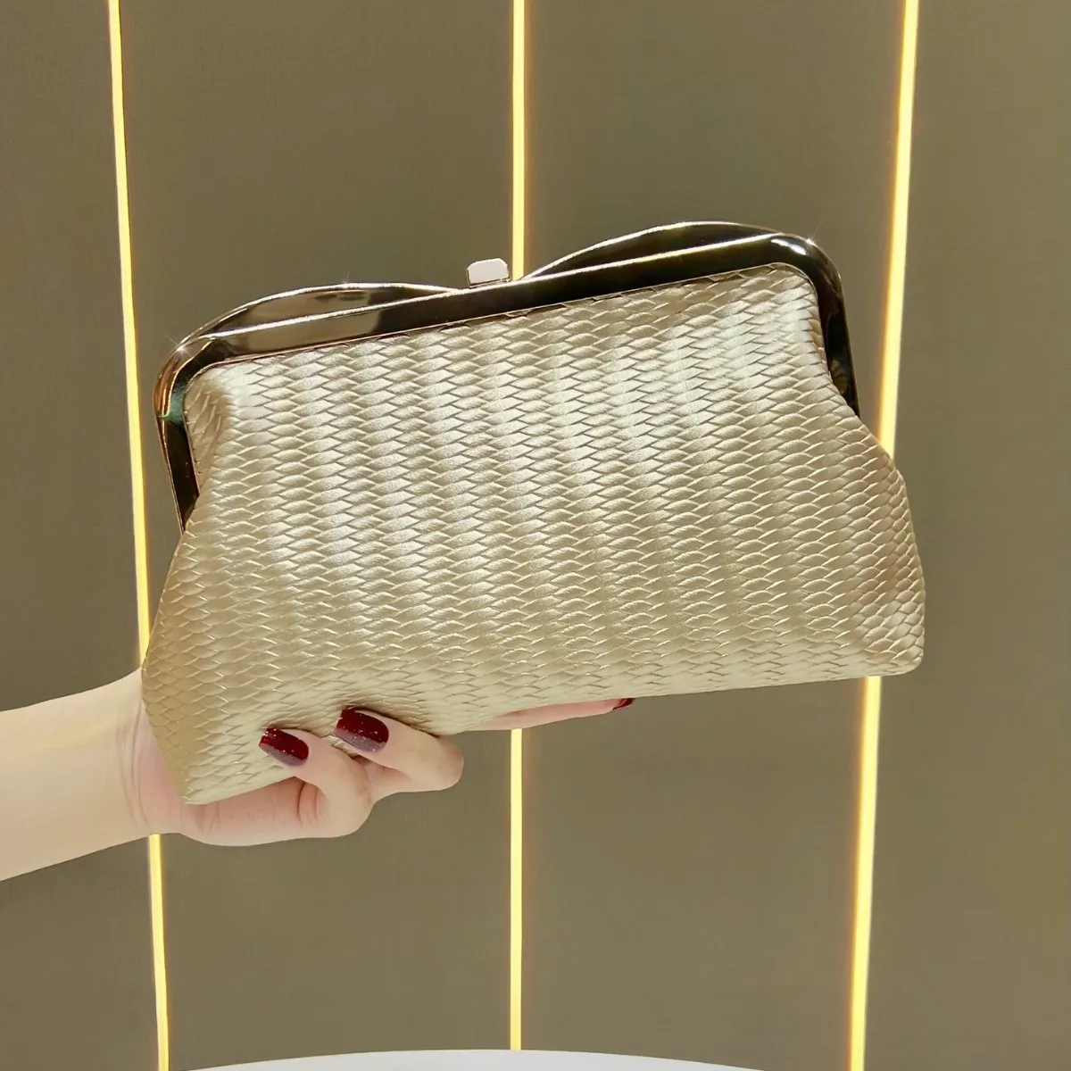

Celebrity Style Elegant PU Clutch High Fashion Versatile Women Crossbody Evening Bag Portable Handbag Storage Phone Lipstick