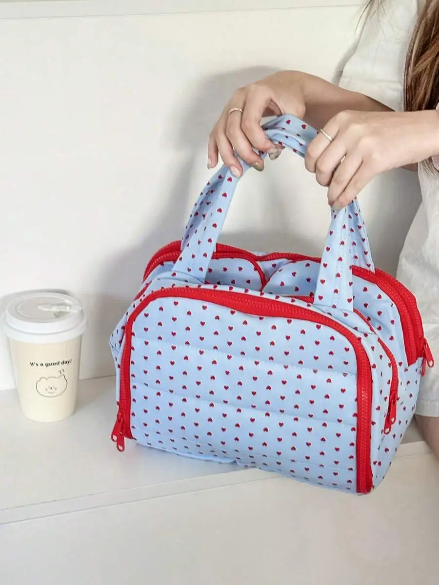 

Blue Red Heart Pattern Makeup Bag Large Capacity Travel Cosmetic Pouch With Zipper