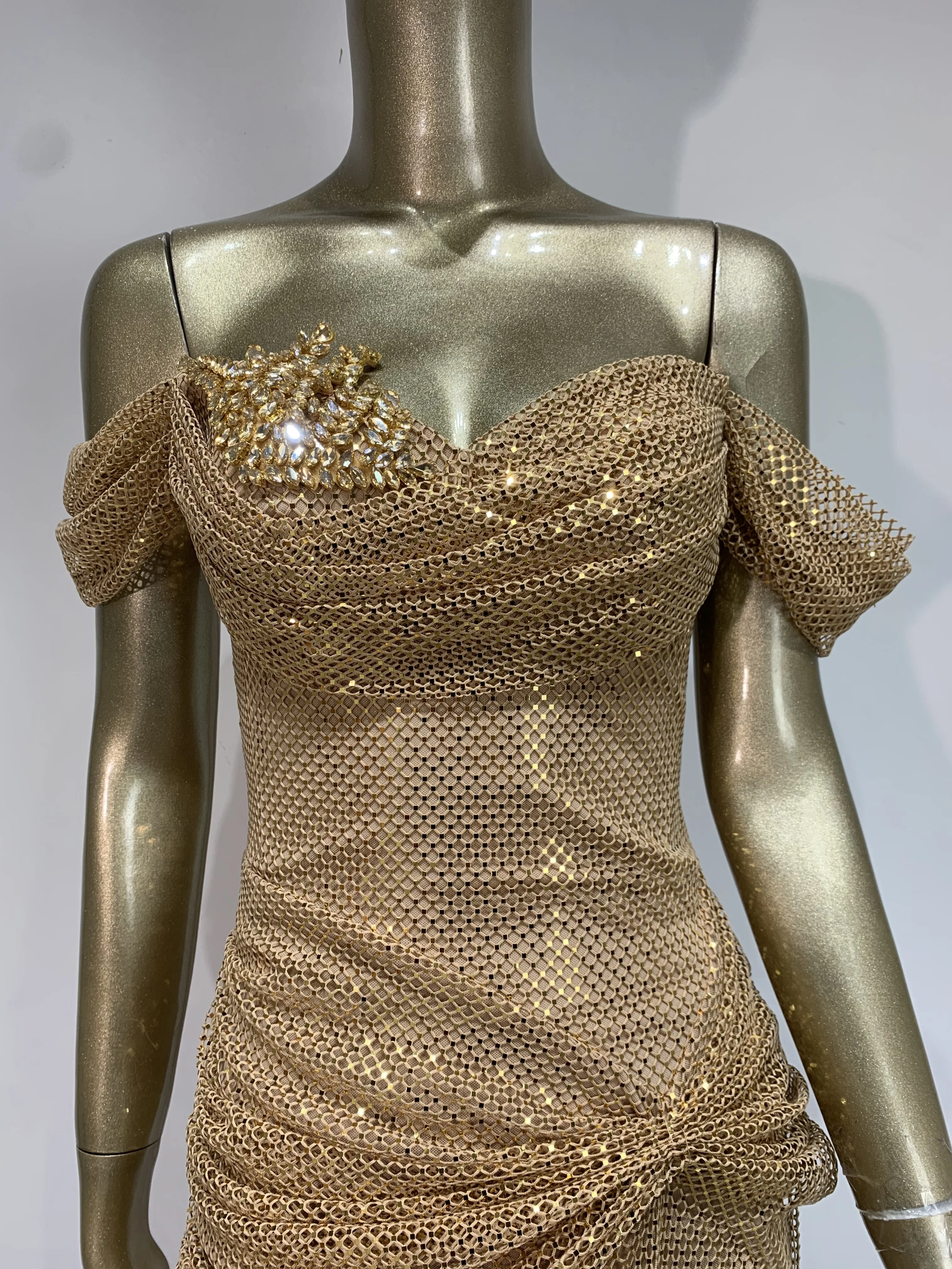 Women Celebrity Sexy Off Shoulder Diamonds Net Sparkly Gold Maxi Long Gowns Dress 2025 Elegant Evening Party Club Vestido