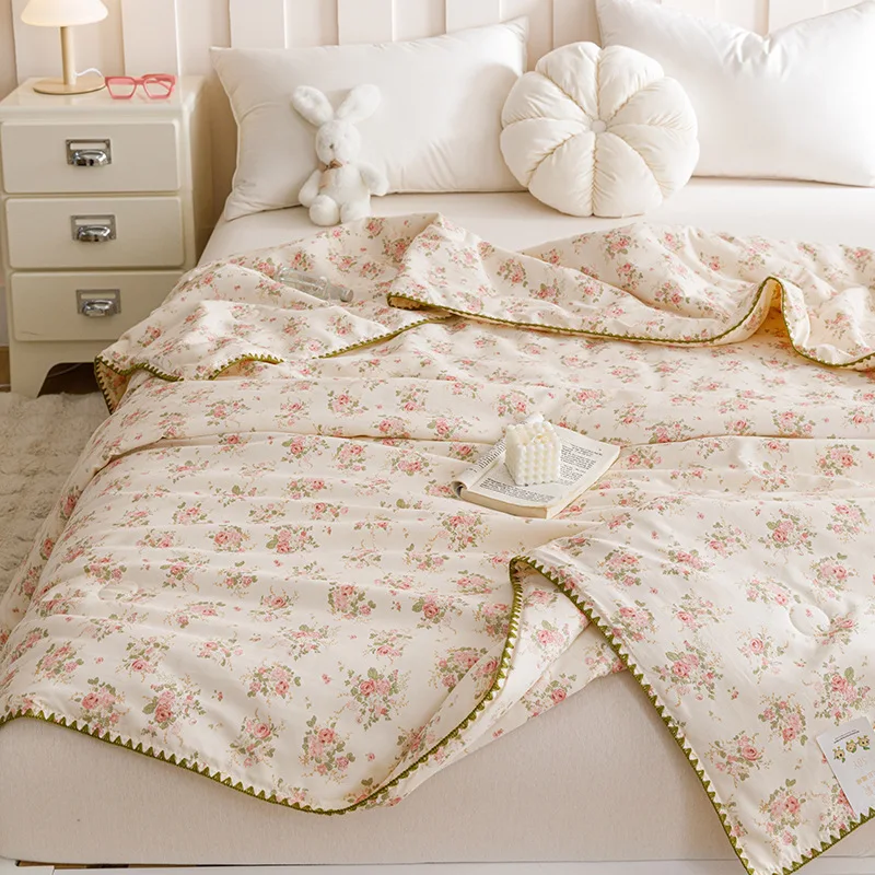 Double-Layer Cool Summer Blanket with Shell Edge Ins Style Skin-Friendly Air Condition Blanket Single Double Quilted Comforters