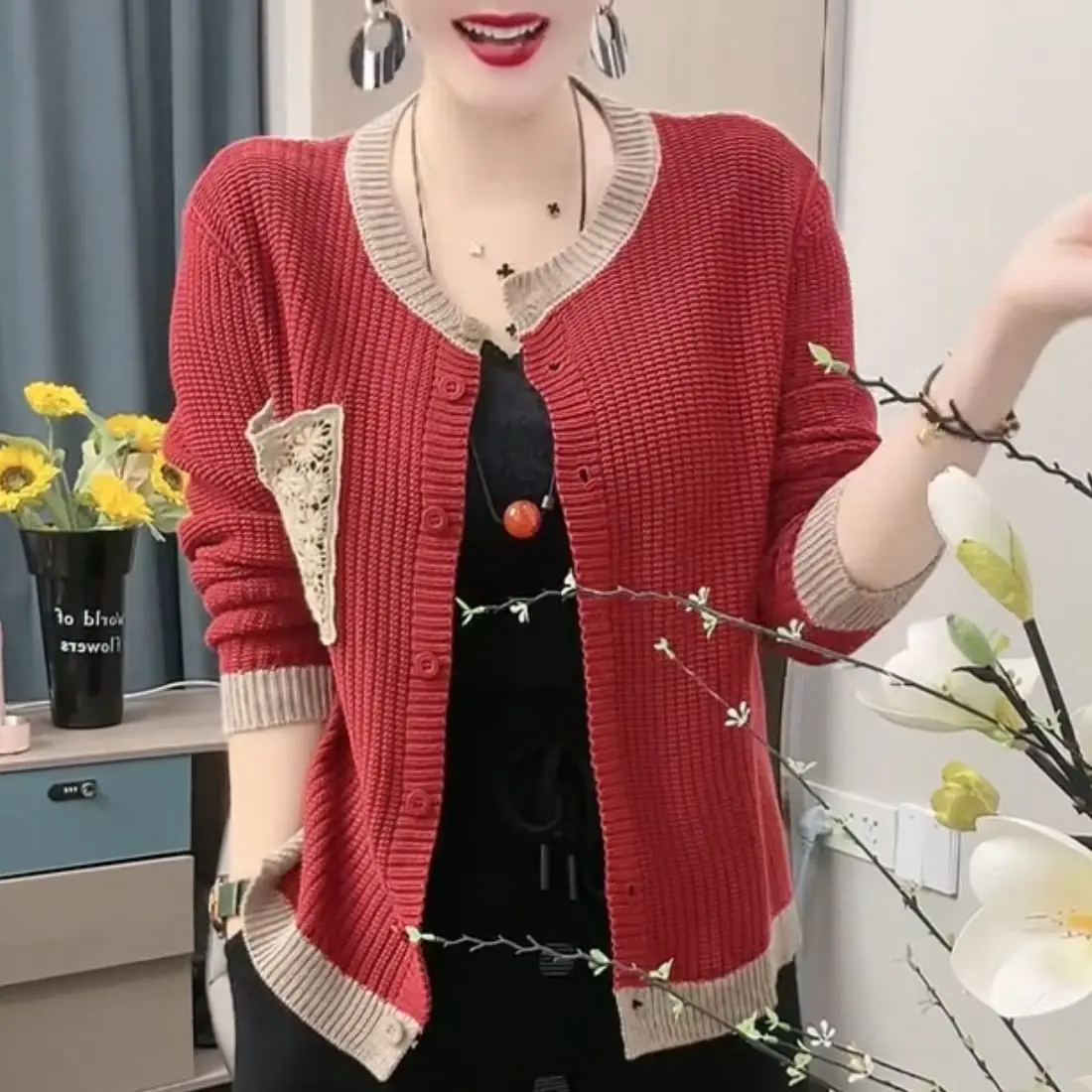 Spring and Autumn New Cardigan Knitted Sweater Women\'s Long Sleeve Sweater Loose Plate Flower Color Blocked Design Top