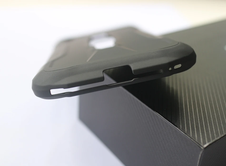 블랙 샤크 2 프로 슬라이드 아웃 케이스