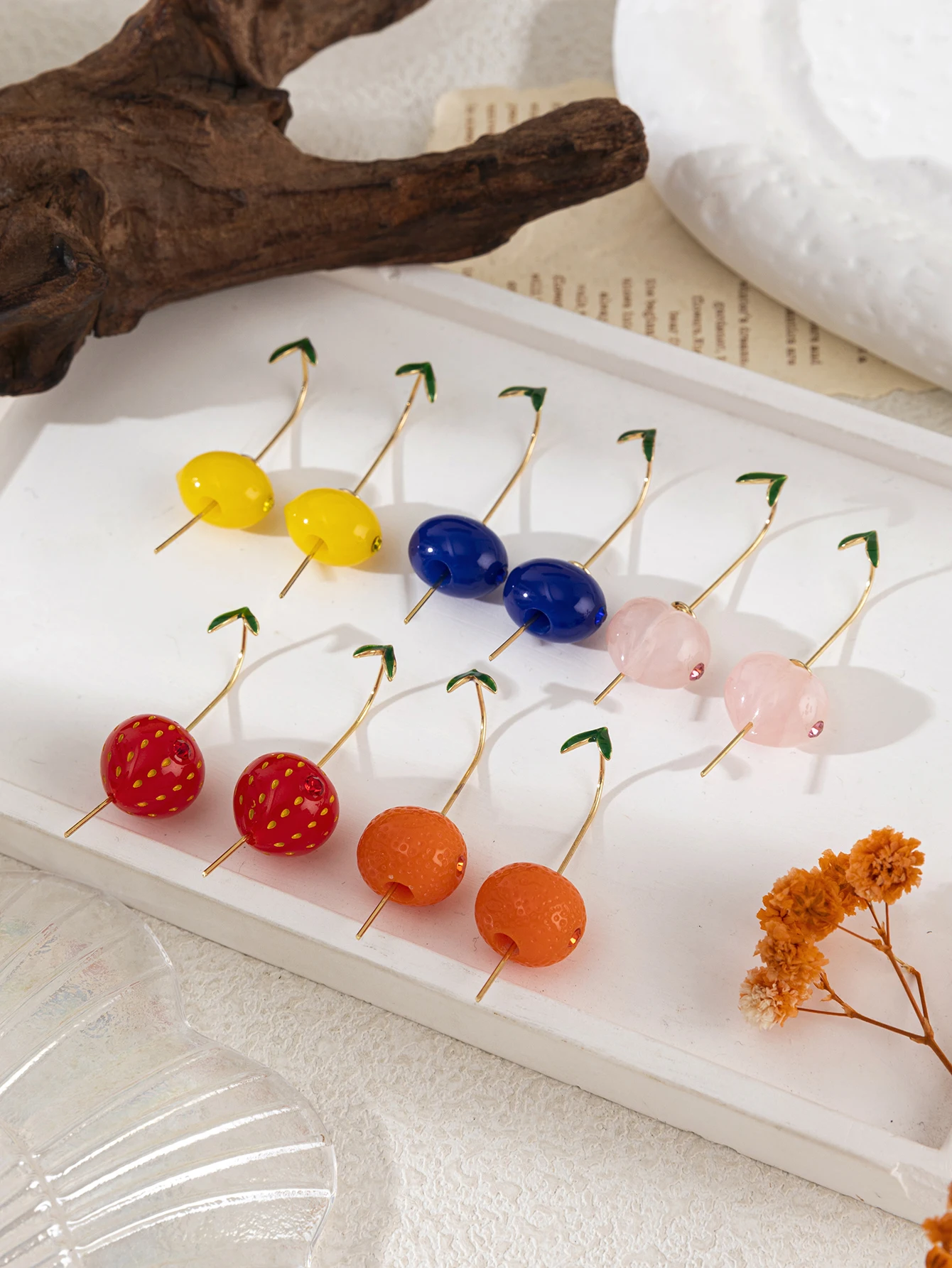 Niedliche Frucht-Ohrhänger Erdbeer-Zitronen-Pfirsich-Orangen-Kirsch-Form Haken-Ohrringe Süßer Modeschmuck für Damen – Detail 3