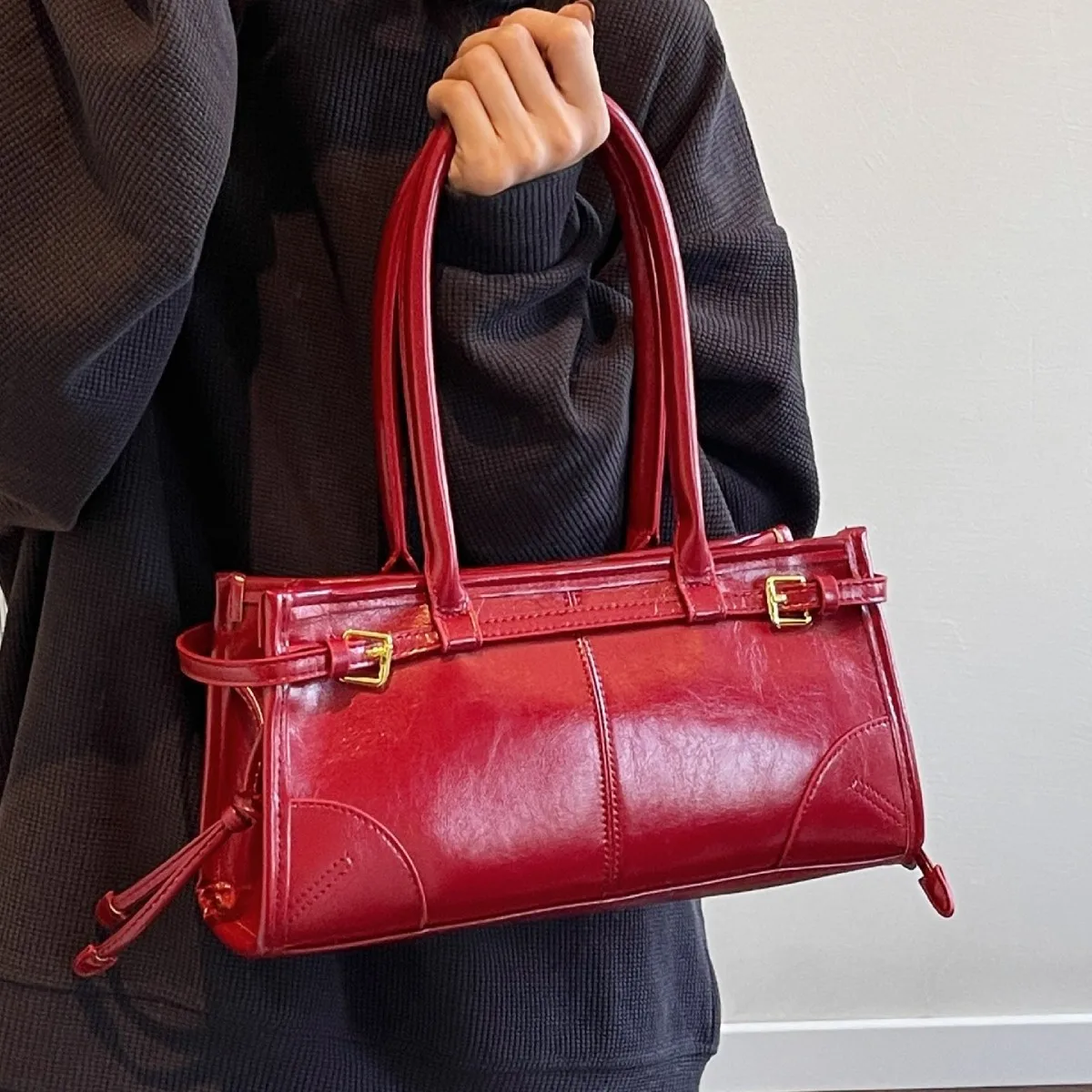 

‌Women's Oil Wax Leather Shoulder Bag - 2025 New Retro Locomotive Messenger Purse, Fashion Underarm Hand Carry Crossbody Bag‌