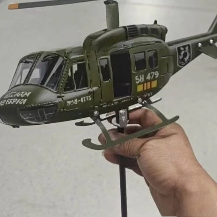Veteran UH-1 helicopter 2D flat garden stake windmill rotating flower wheel outdoor yard lawn decoration