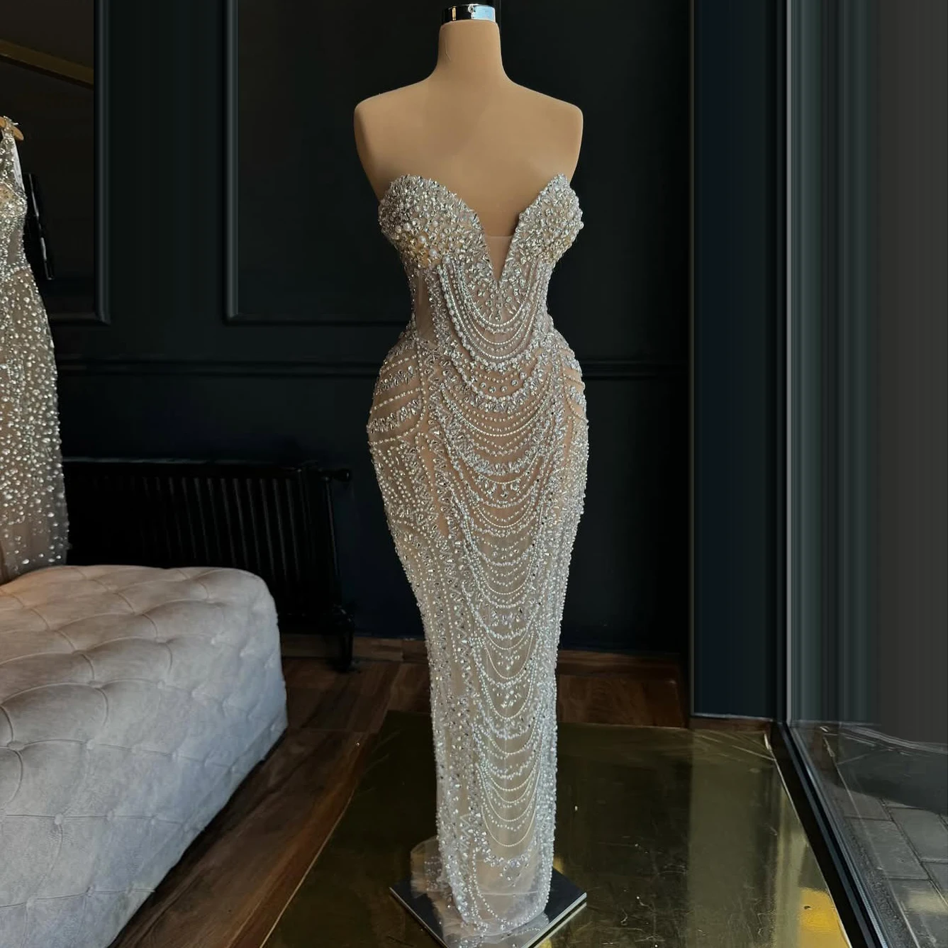 Dostosuj suknie wieczorowe z frędzlami i koralikami Deep V De Soiree Arabskie perły Party Dress dla kobiet