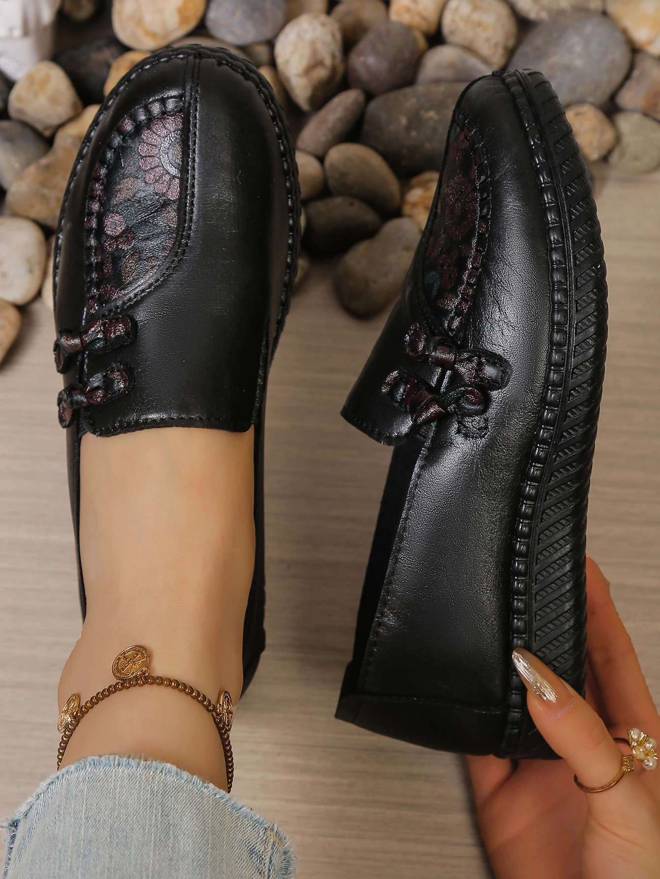 Damen-Loafer mit chinesischem Knoten, Slipper mit Blumenmuster, bequeme, rutschfeste PU-Sohle, lässige Alltagsschuhe für ältere Mütter – Detail 25
