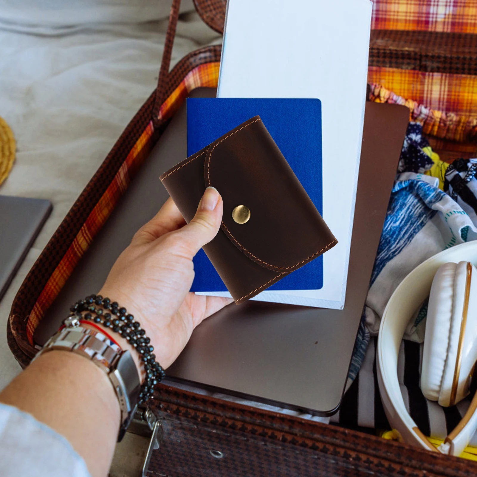 

Men's Organ Card Holder Wallet Organizer with Snap Closure Coffee Business Case Sleeves