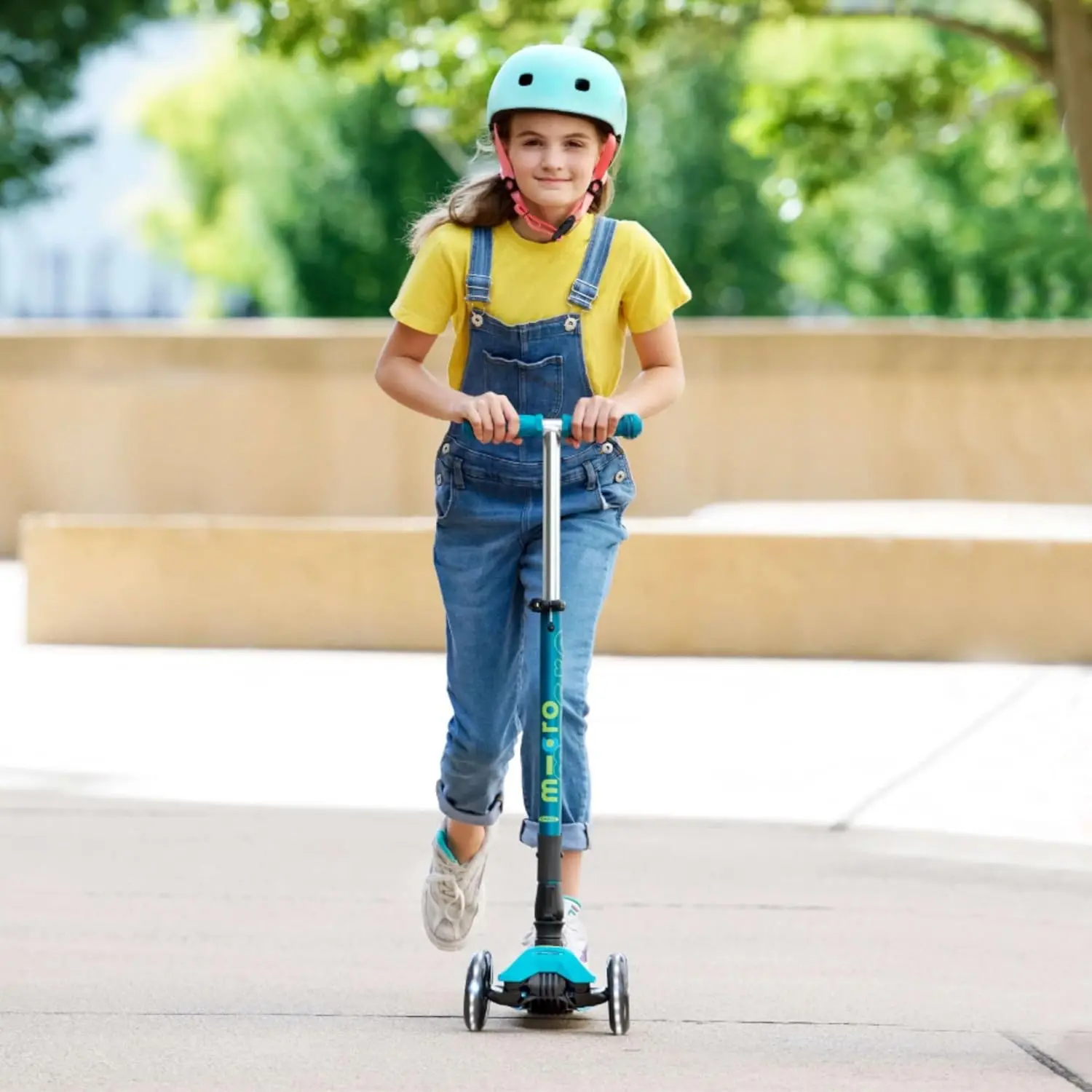 Kickboard - Maxi Deluxe LED plegable - Scooter de tres ruedas, lejanos a direcciones, plegable para llevar de diseño suizo para niños con movimiento-A