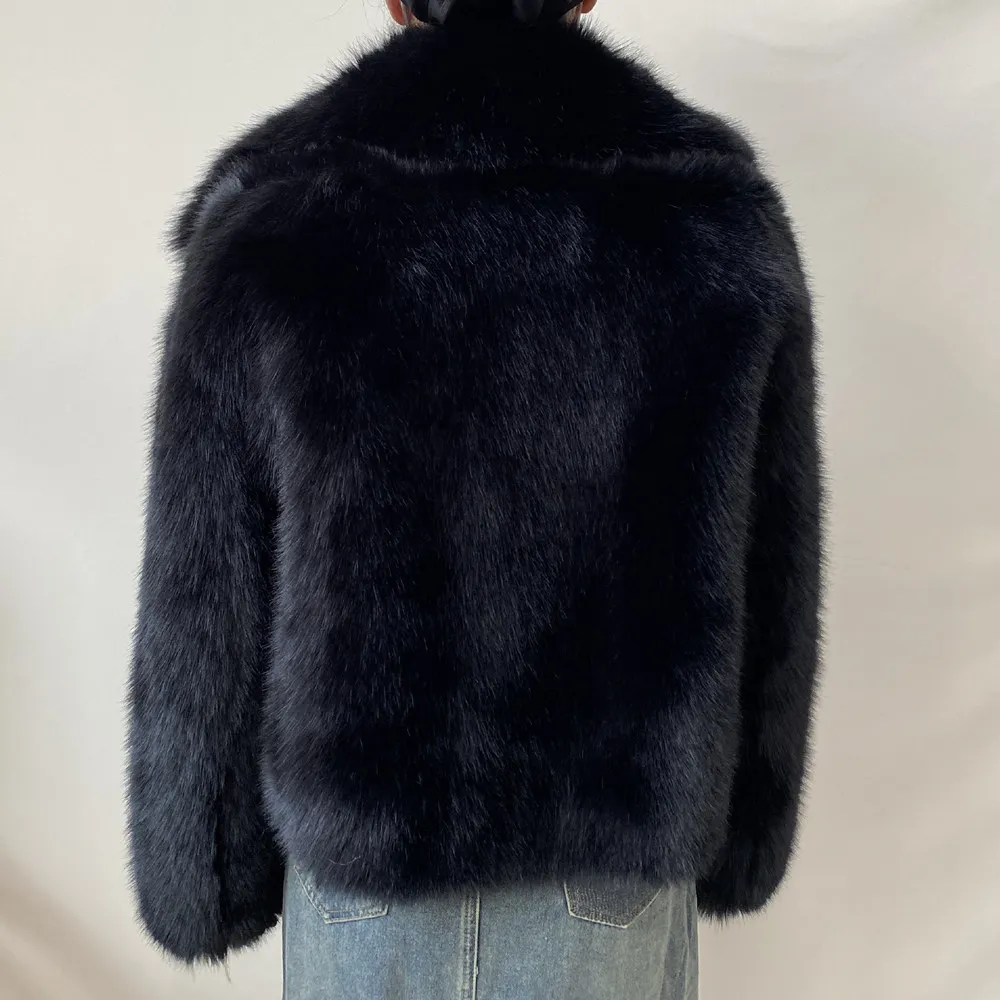 Women's Plus Size Winter Fur Coat Fox Large Lapel Loose Short Top Elegant Warmth for Cold Weather