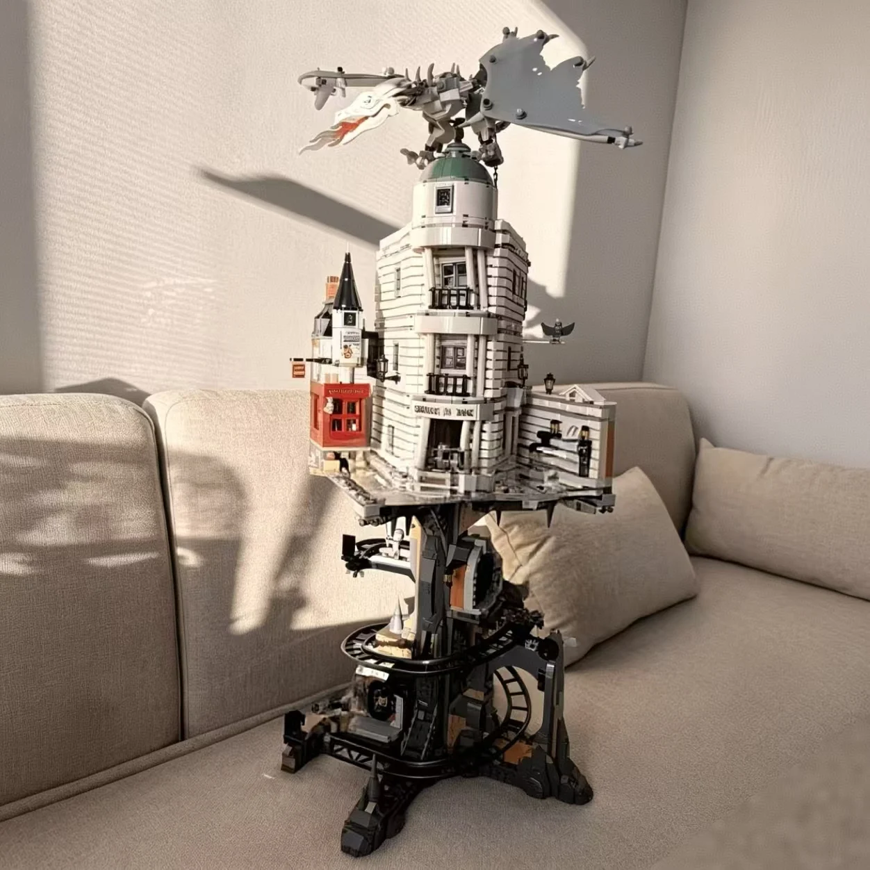 In stock 4803PCS promotion Wizard Collection Bank Home Decoration Building Model Ornament Birthday Gift