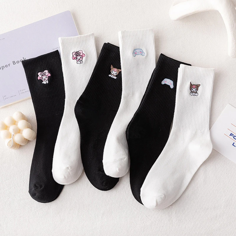 Sanrio Kawaii Anime Cotton Socks Cinnamorol Mymelody Kuromi Simple Casual Black White Classic Allmatch Mid-Calf Socks Women Gift