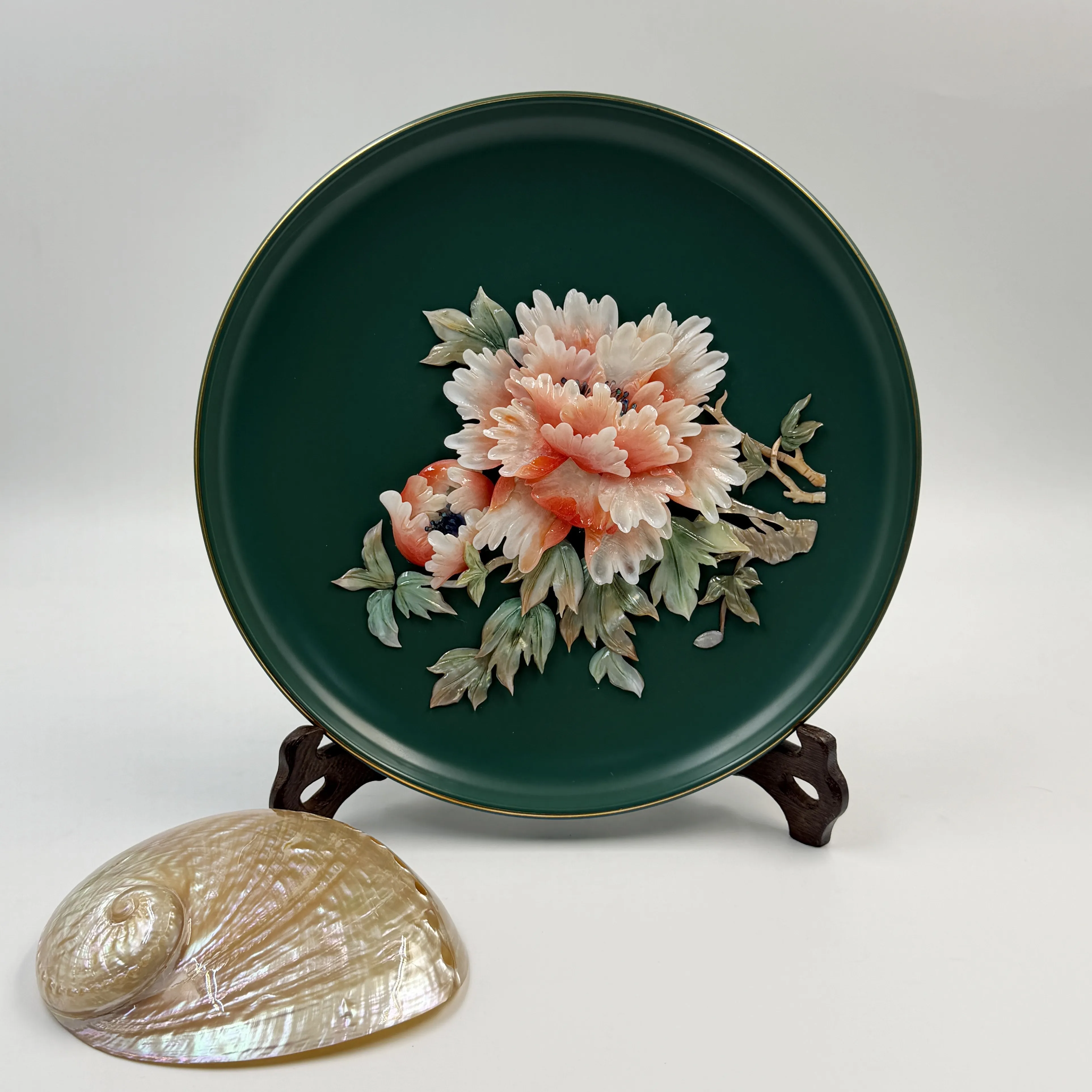 Green Gold‑Trim Peony Shell‑Carving Plate, Chinese New‑Year Handmade Keepsake Gift