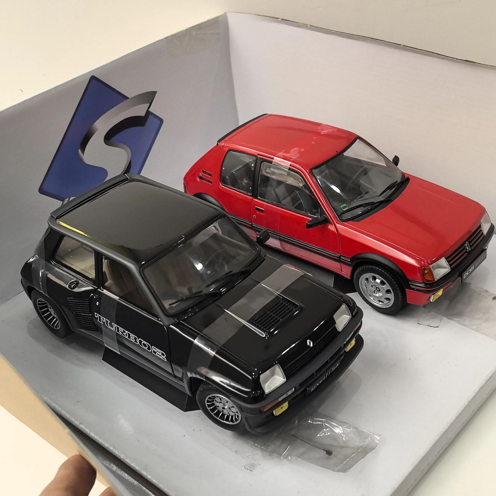 다이캐스트 솔리도 1/18 스케일 205 GTI R5 터보 푸조 르노 합금 자동차 모형 수집용 장난감 선물 기념품 전시 장식품