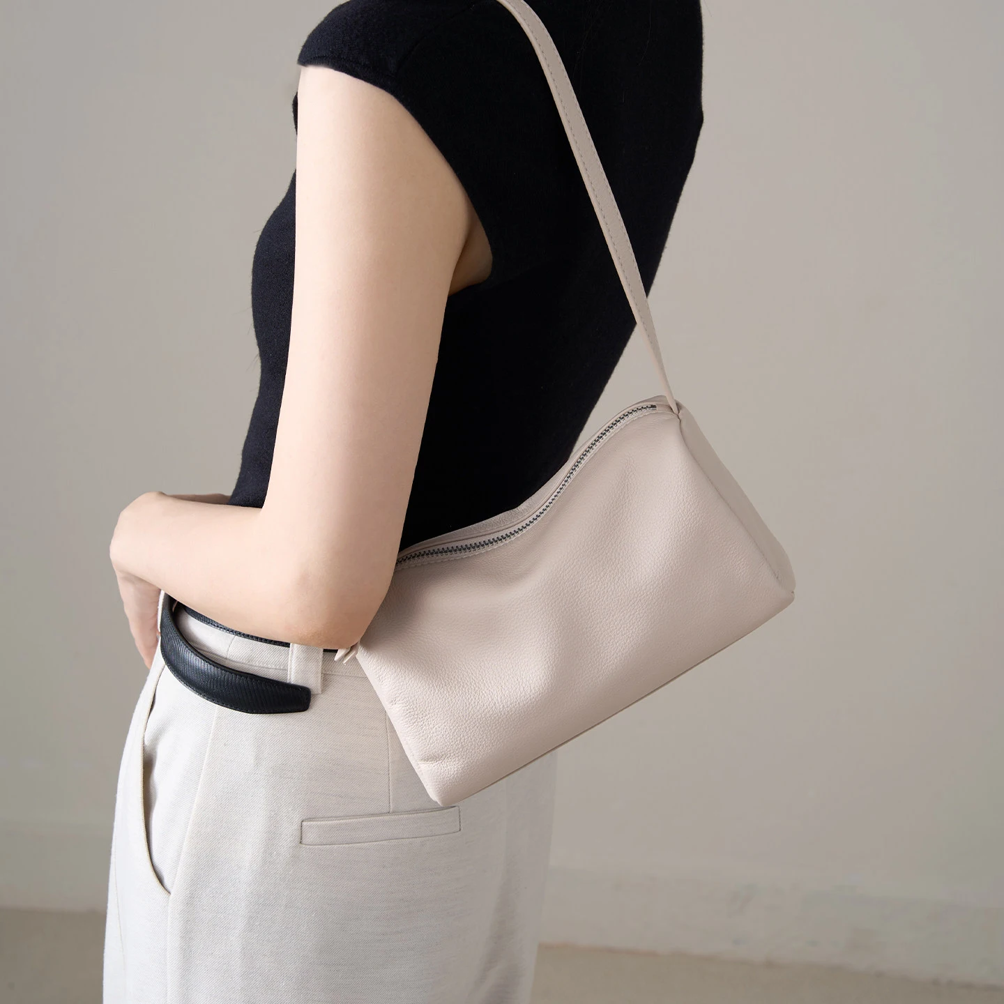Women's Genuine Cowhide Mini C - огляд і ціна Women Bags Zip