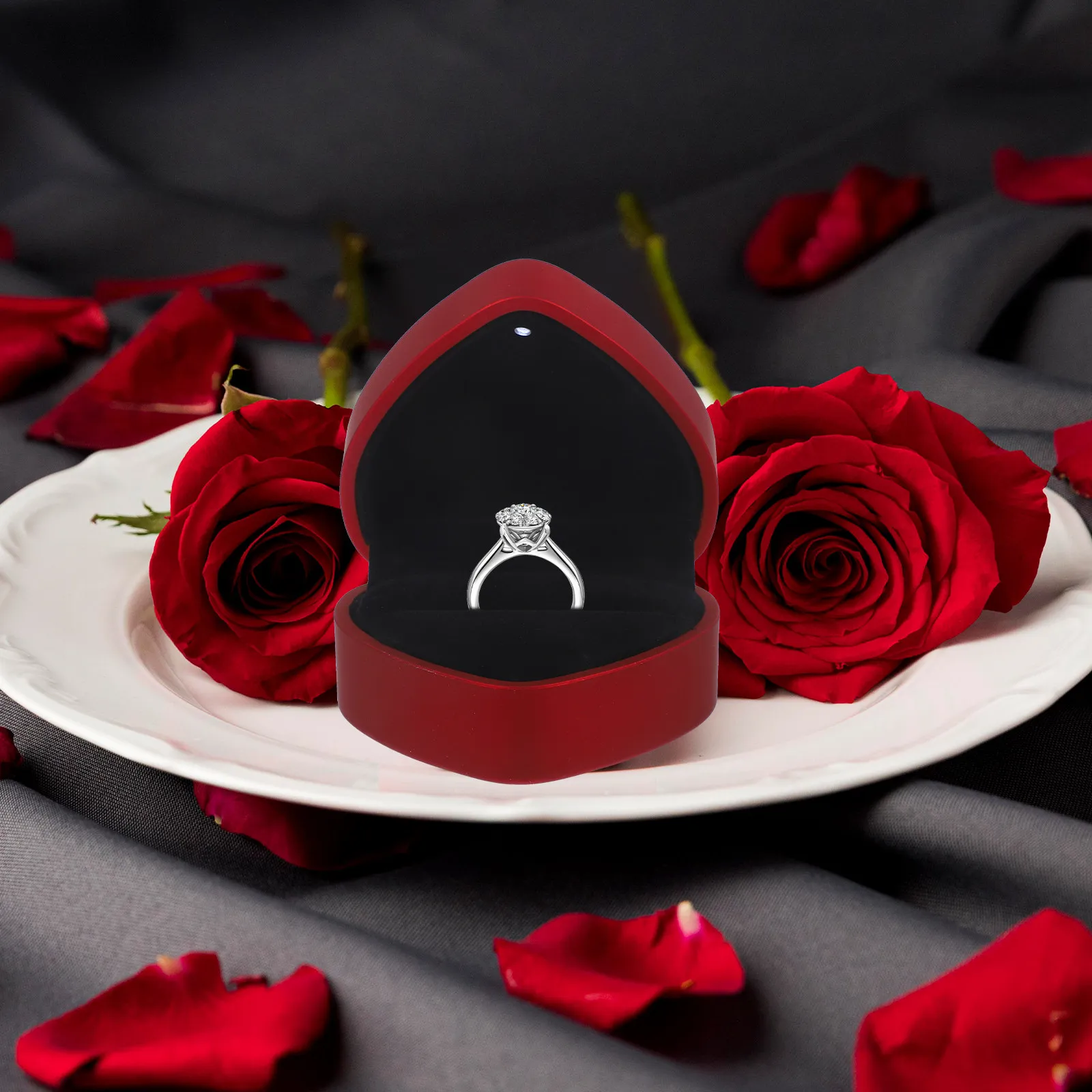 

LED Illuminated Heart Shaped Ring Box for Wedding Engagement Proposal Rings Jewelry Display Holder Chic Gift Packaging Ring