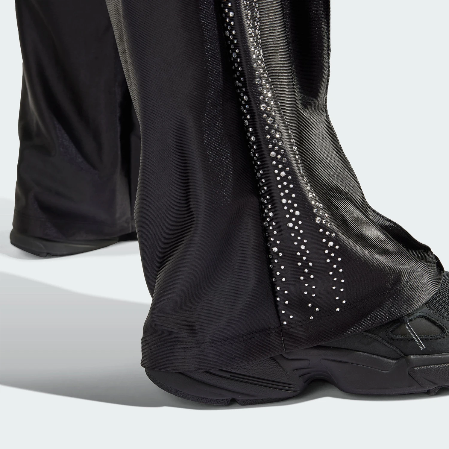 أديداس بنطال رياضي كاجوال فضفاض ومريح للسيدات من البرسيم IT9705 #4