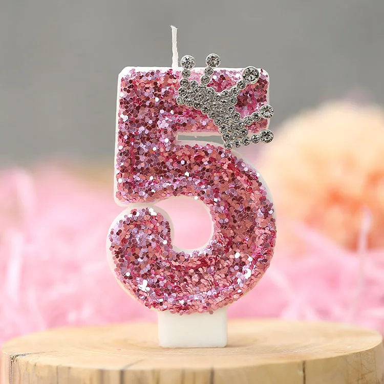 Rosa Krone mit Pailletten-Geburtstagskerzen für Kuchen, Glitzer-Zahlenkerzen 0-9 als Kuchenaufsatz für Frauen-Geburtstagsfeiern. – Detail 7