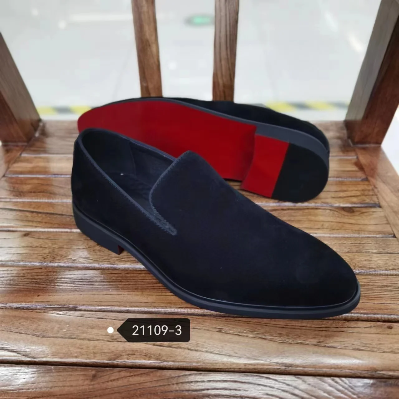Nieuw In Rode Onderkant Schoenen Voor Mannen Loafers Kudde Solide Slip-On Partij Mannen Jurk Schoenen Maat 38-48 Gratis Verzending Mannen Schoenen