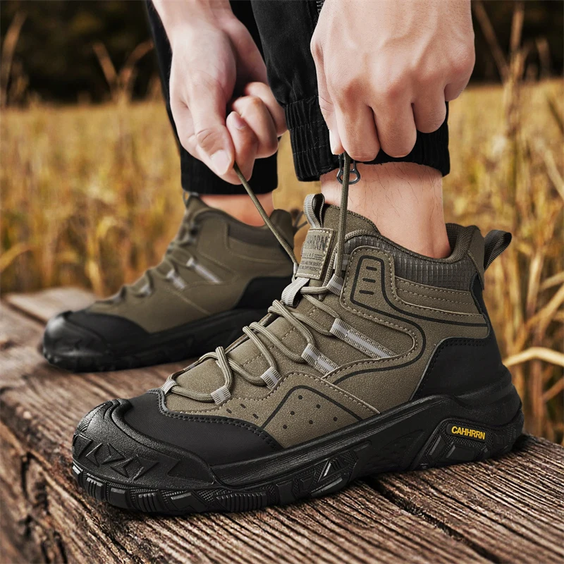 

High-top sneakers, work and hiking boots, versatile casual trendy outdoor shoes J09