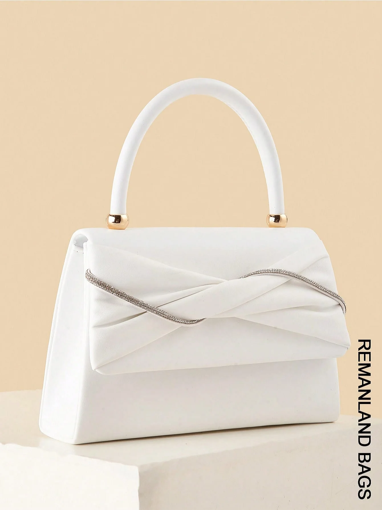 Elegant romantic pleated women's handbag, trendy and fashionable chain party clutch, suitable for banquets and evening parties.