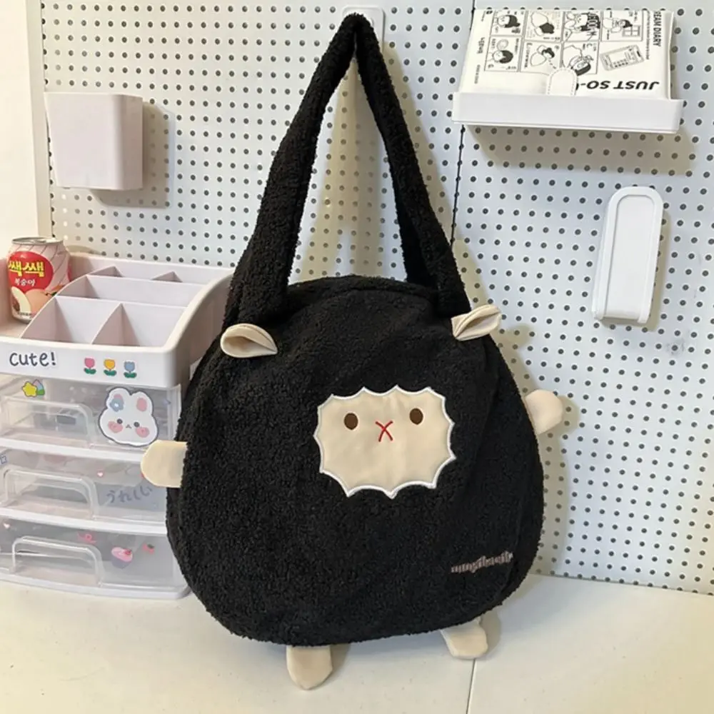 Portable Large Capacity Sheep Plush Shoulder Bag with Pendant Kawaii Warm Tote Bag Korean Style Soft Animal Doll Handbag Travel