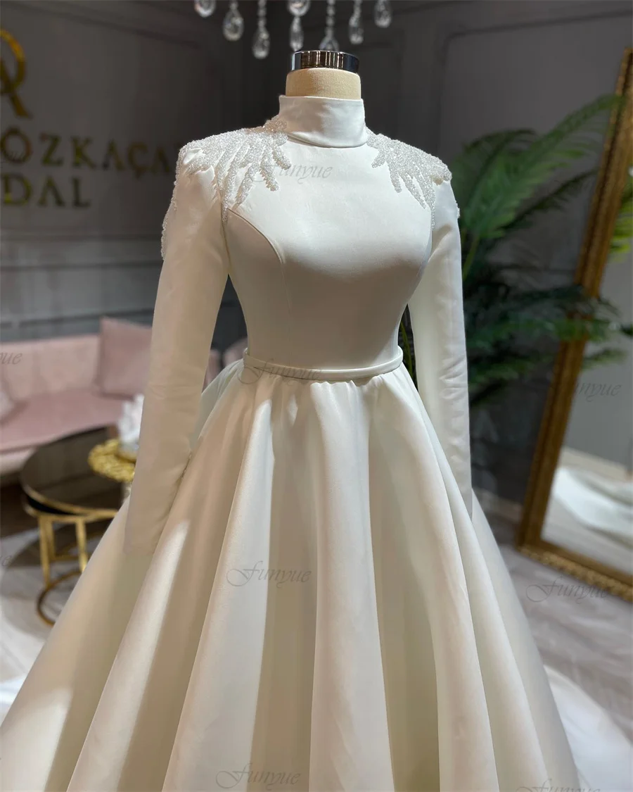 Funyue Elegant Muslim Wedding Gown A-Line Satin Beaded Arabic Luxury Dubai Bridal Dress Long Sleeves Vestido De Novia 2023