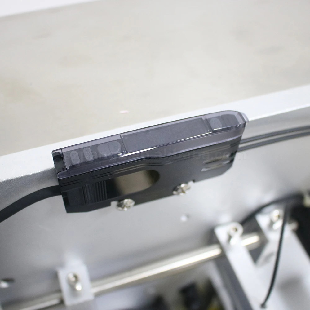 Etiquetadora de botellas cuadradas de borde plano, etiquetadora de pegatinas, LT-60, máquina etiquetadora manual eléctrica de escritorio semiautomática