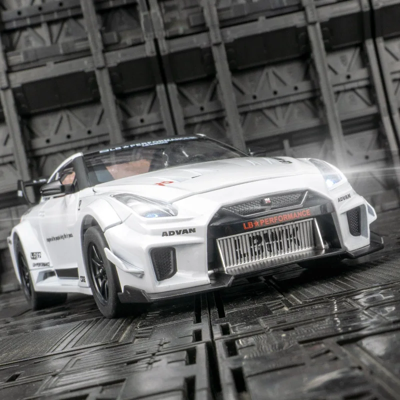 Simulação 1:24 modelo de supercarro de liga Nissan GTR, portas e capô do motor, porta-malas pode abrir acessórios de carro