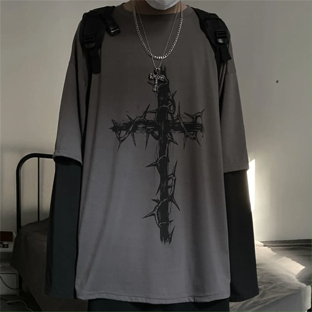 

Fashion Cross Print T-shirts For Men Basic Tee Casual T shirt Oversized Tops Long Sleeve Fake Two Piece Tshirt Tees Men Clothing