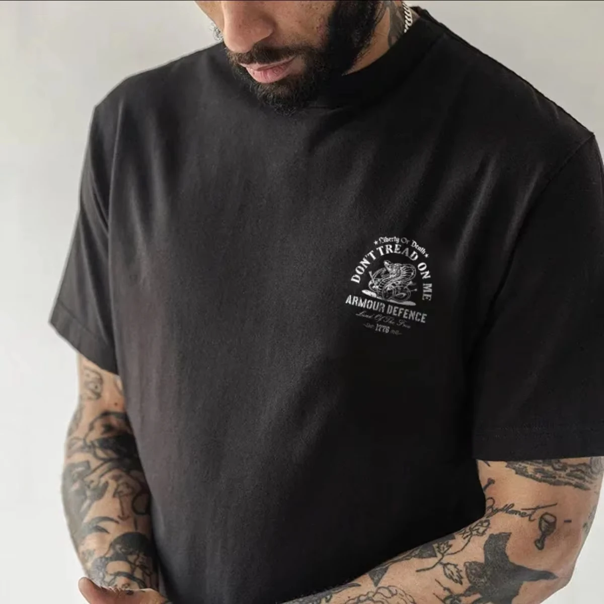 المألوف ثعبان العام موضوع صعبة تي شيرت مطبوع Y2K الموظف طوق قصيرة الأكمام فضفاضة في الهواء الطلق قصيرة الأكمام