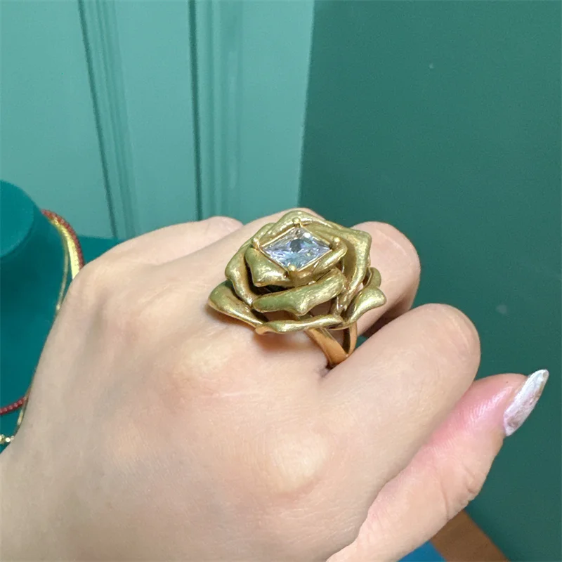 Vintage Gold Color 3D Multi-layered Rose Rings for Woman Square Cubic Zinconia Camellia Flower Retro American Accessories 2024