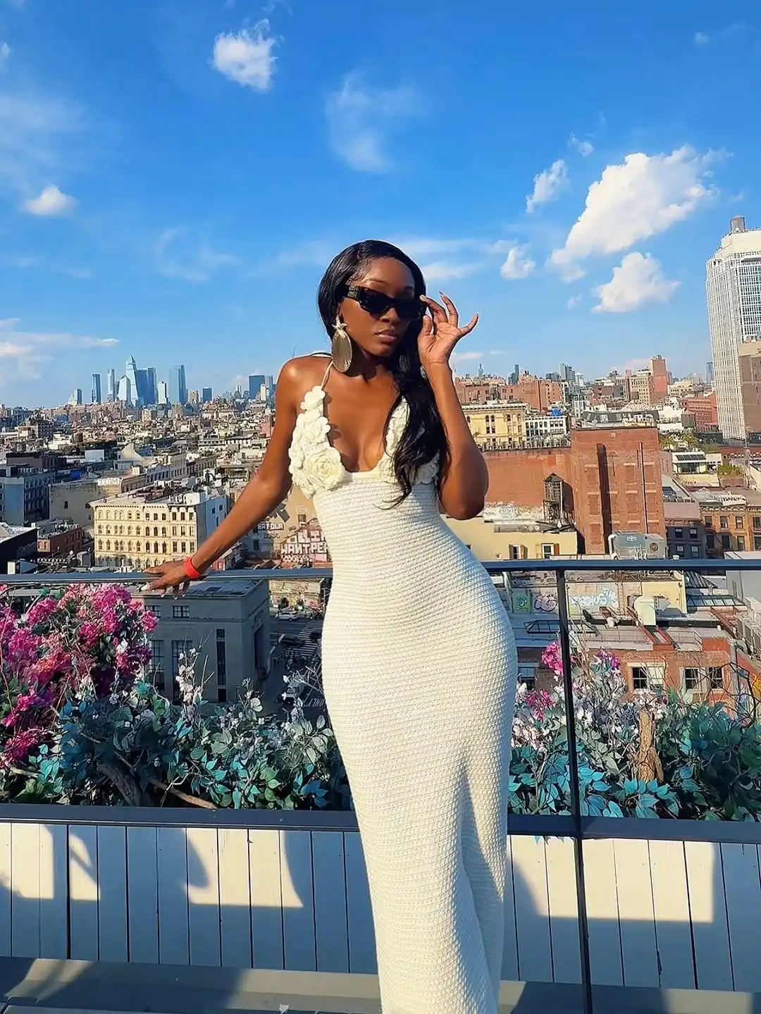 ニット無地3Dフラワーハンギングネックドレス レディース ノースリーブ バックレス ウエストシェイプ スリムフィット ローブ レディース バケーションドレス