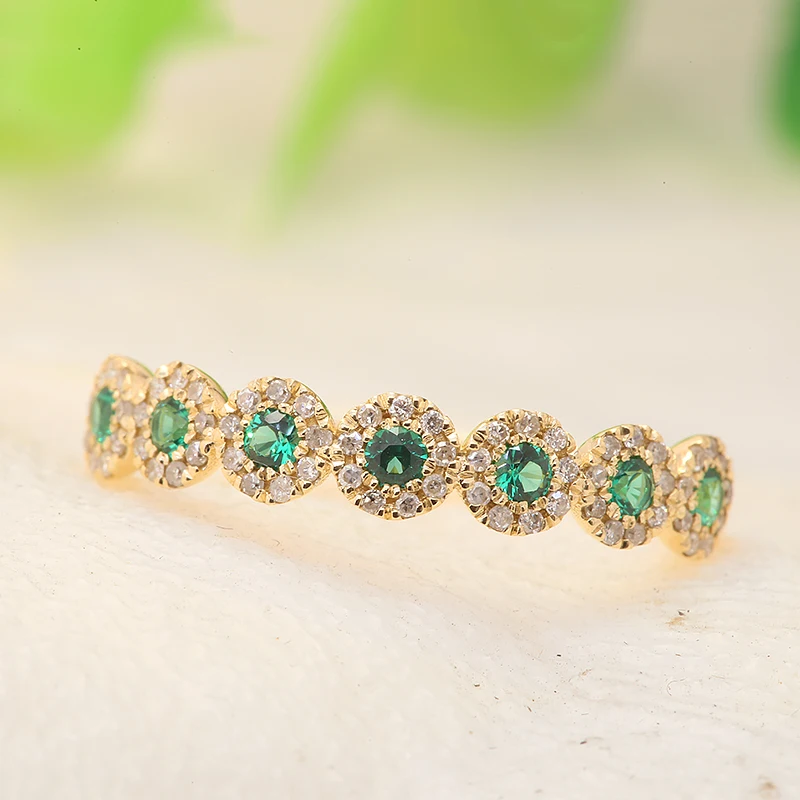 New 100% 14K Yellow Gold Center 2mm Round Lab Emerald with Side Stone Moissanite Engagement Band Rings Fine Jewelry Diam