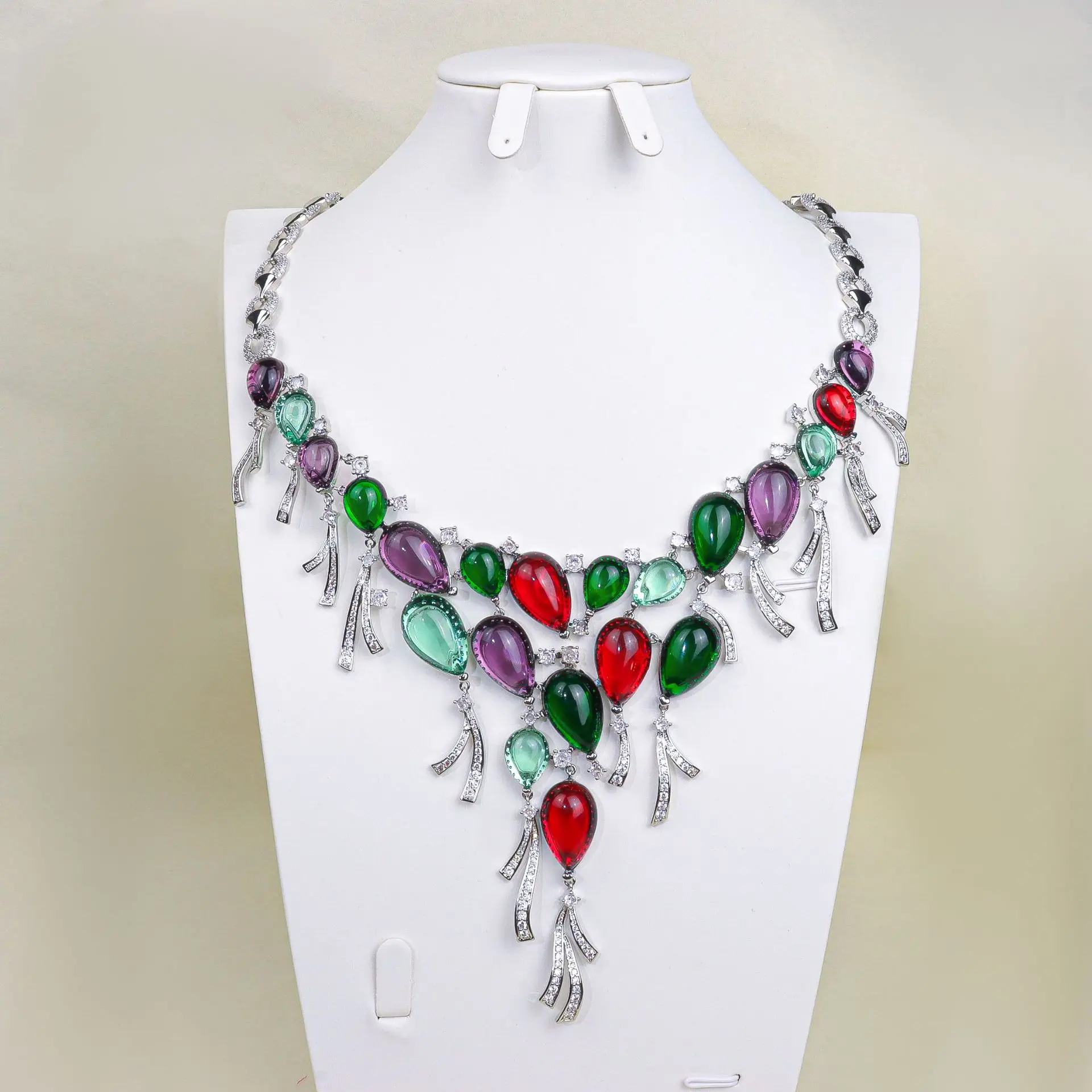 

2025 Women's Exaggerated Zirconia Rhinestone Necklace