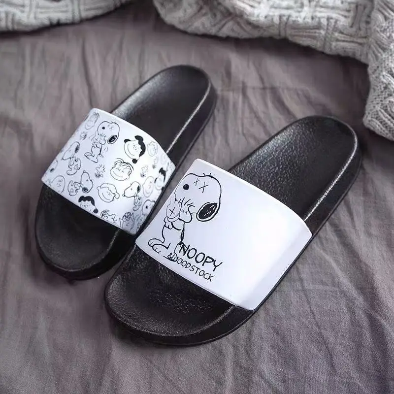real photos 2025 summer new plus big size Couple Home Female Snoopy cartoon Cute fashion white and black women man Slippers