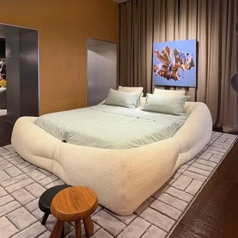 Designer cream wind floor bedroom 1.8 meters large master bedroom marriage puff